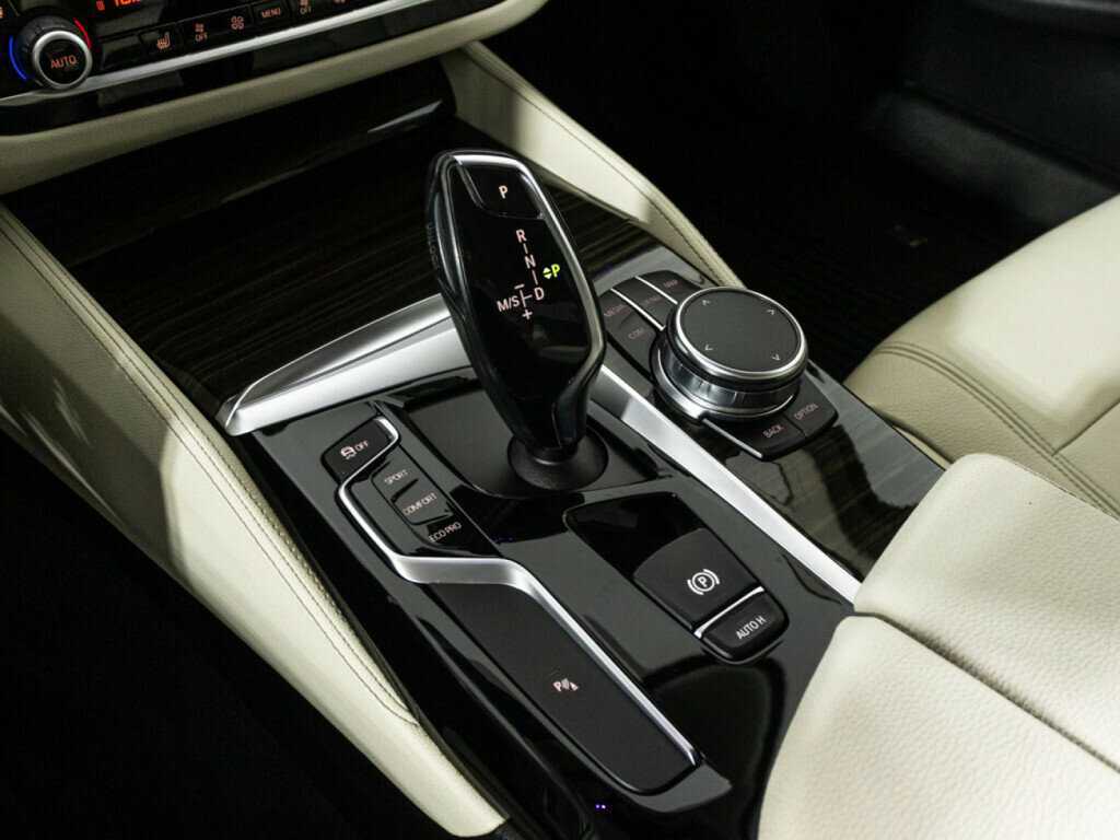 BMW 5 серии 520d xDrive, 2016 Фото №20