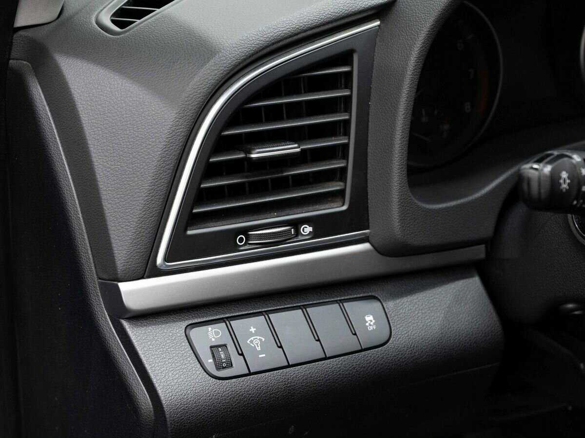 Hyundai Elantra, 2017 Фото №15