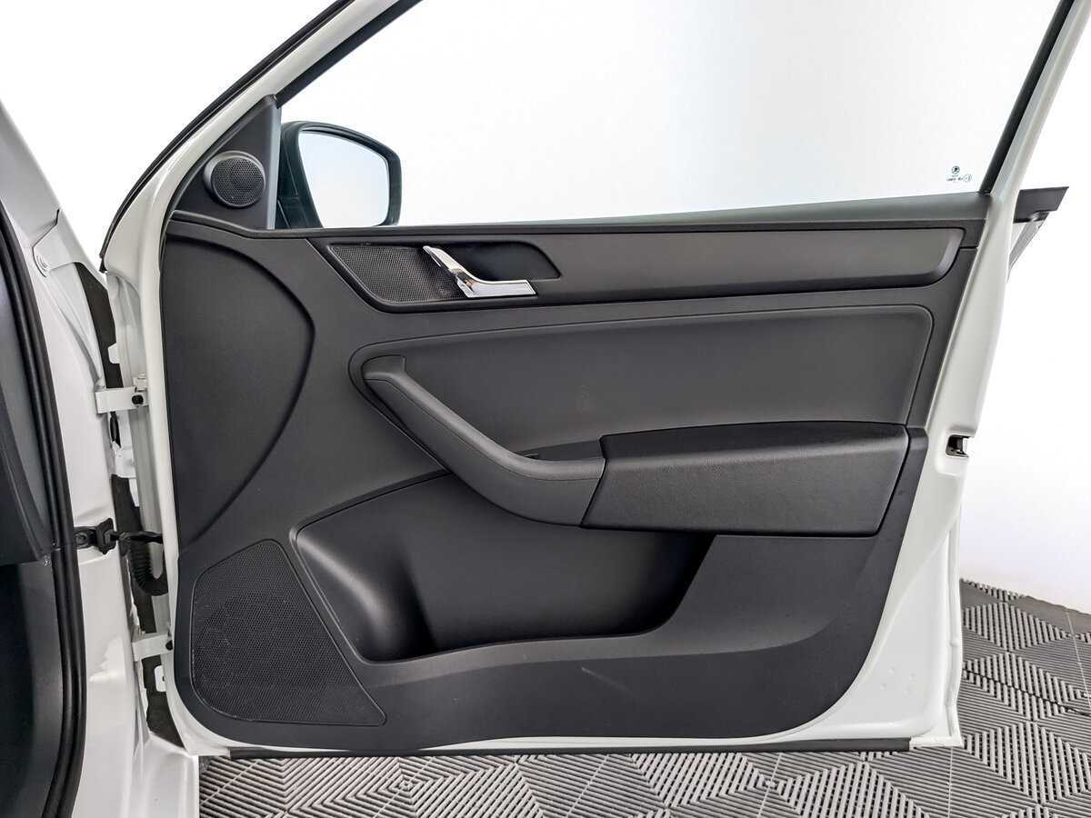 Skoda Rapid, 2017 Фото №24
