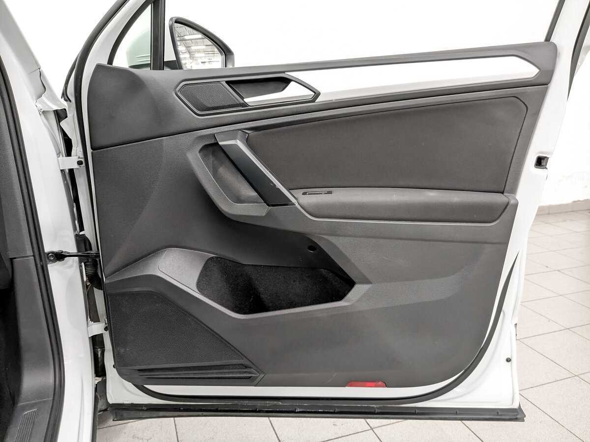 Volkswagen Tiguan, 2021 Фото №24