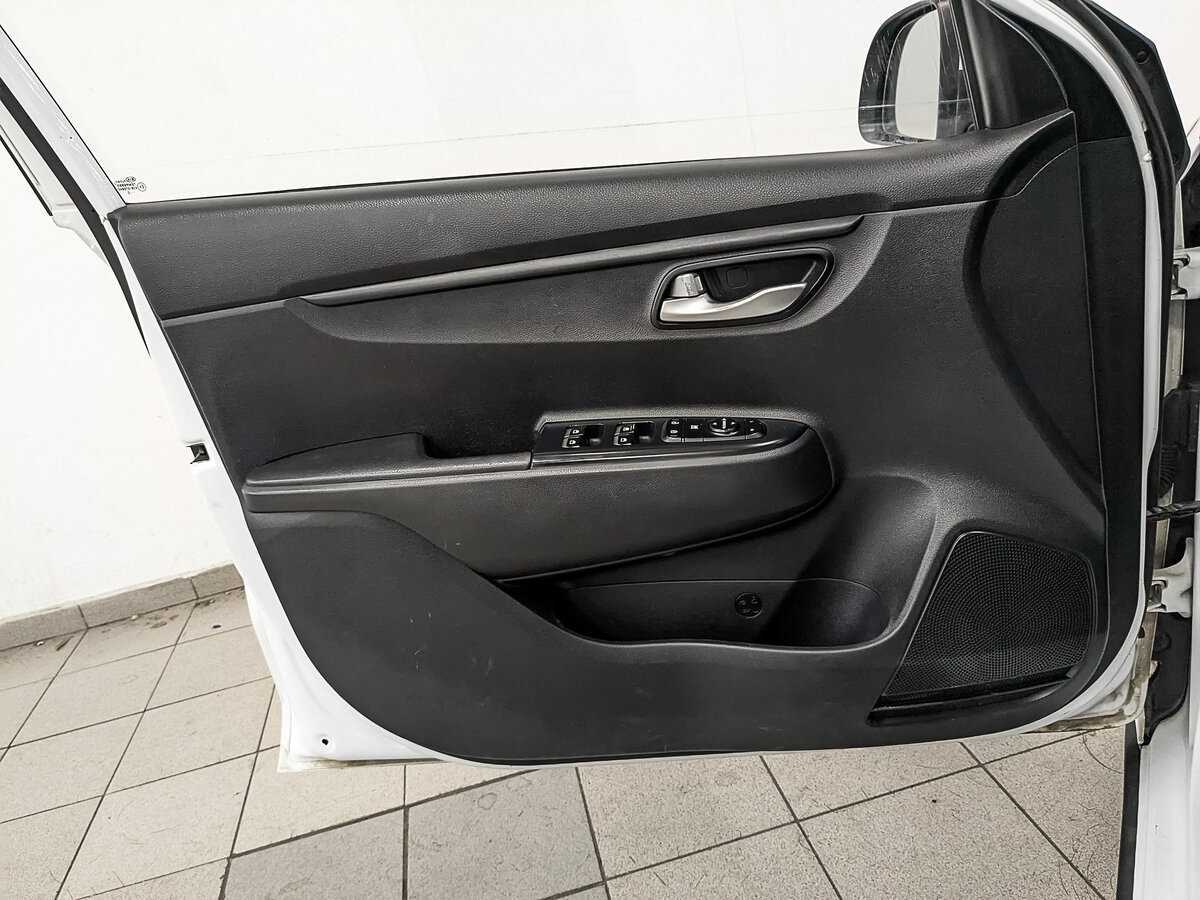 Kia Rio X-Line, 2020 Фото №18