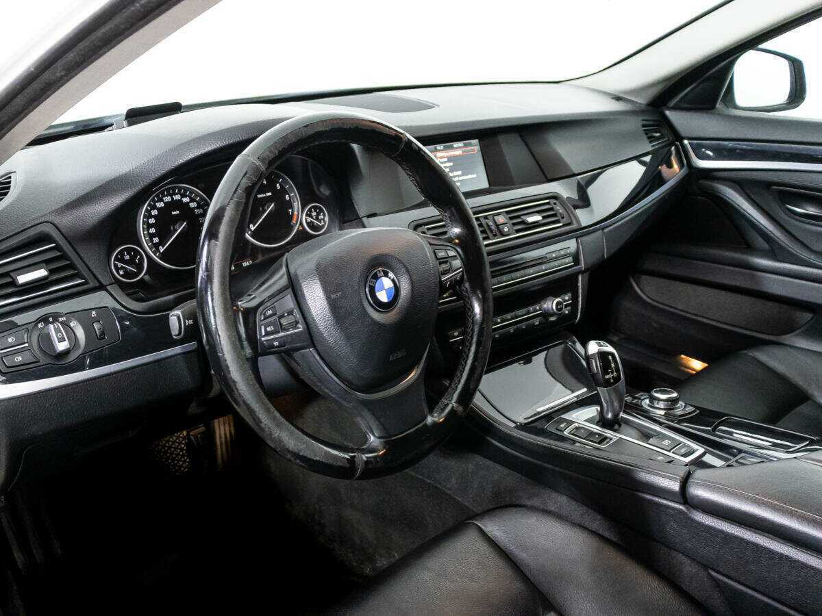 BMW 5 серии 520i, 2012 Фото №11