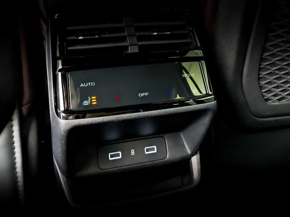 Geely Monjaro, 2022 Фото №26