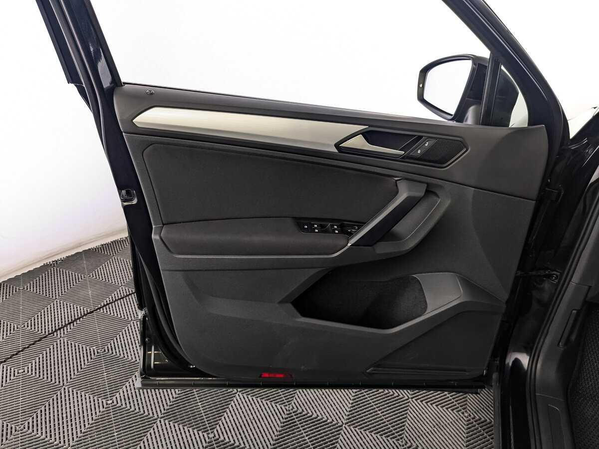 Volkswagen Tiguan, 2021 Фото №19