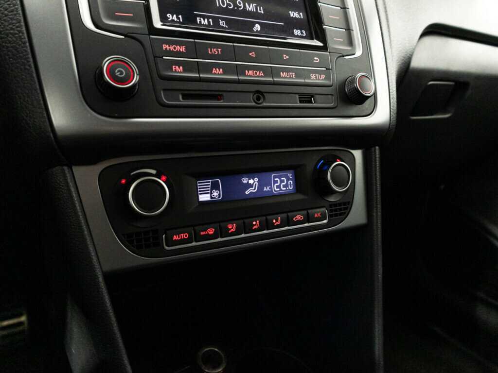 Volkswagen Polo, 2016 Фото №15