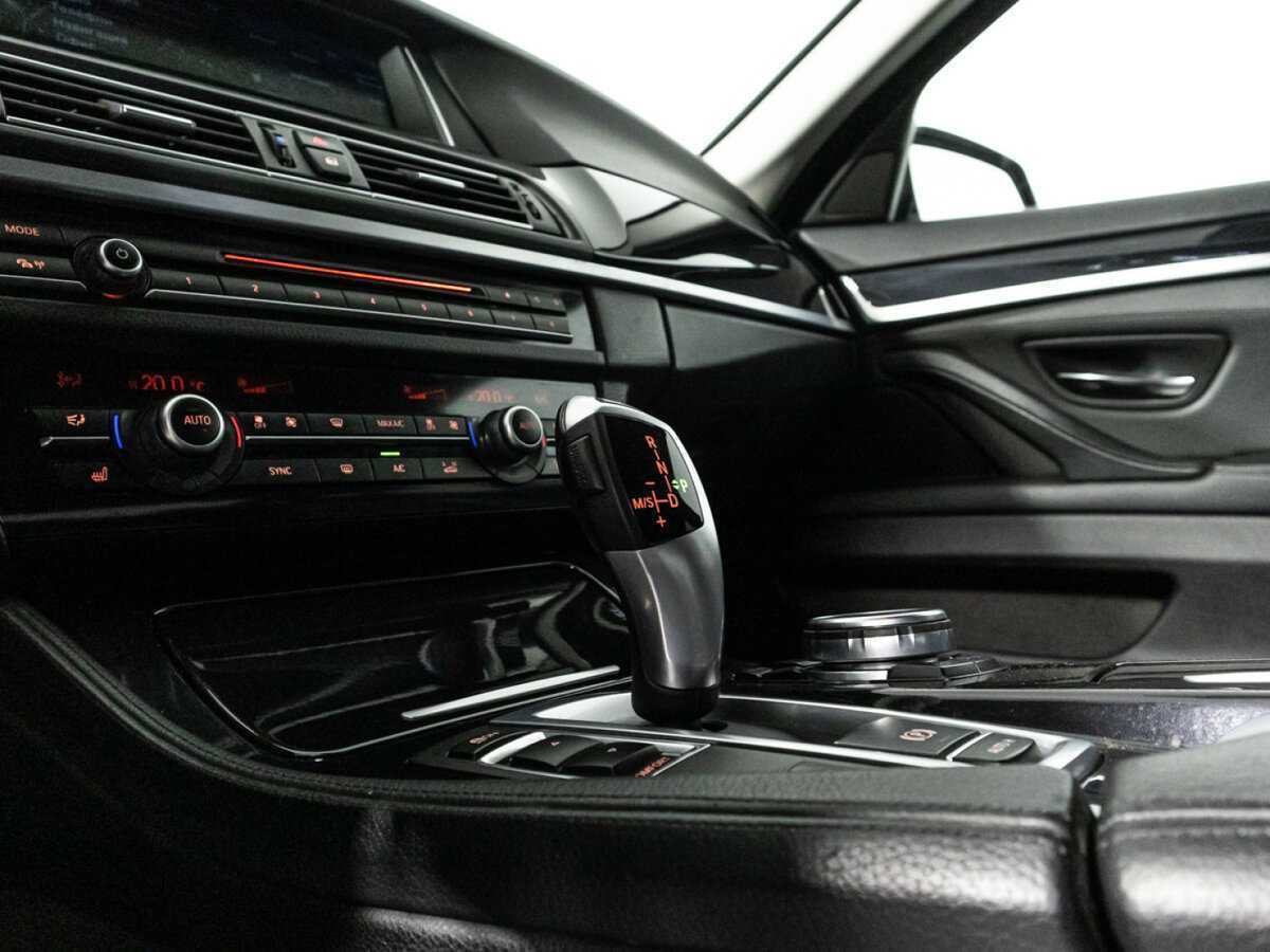 BMW 5 серии 528i xDrive, 2014 Фото №21