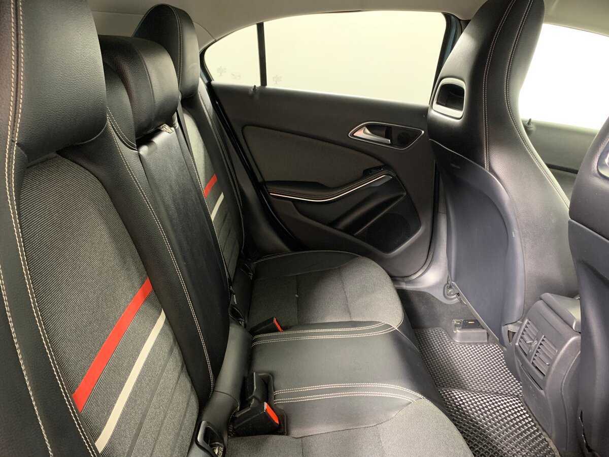 Mercedes-Benz A-Класс 180, 2013 Фото №17