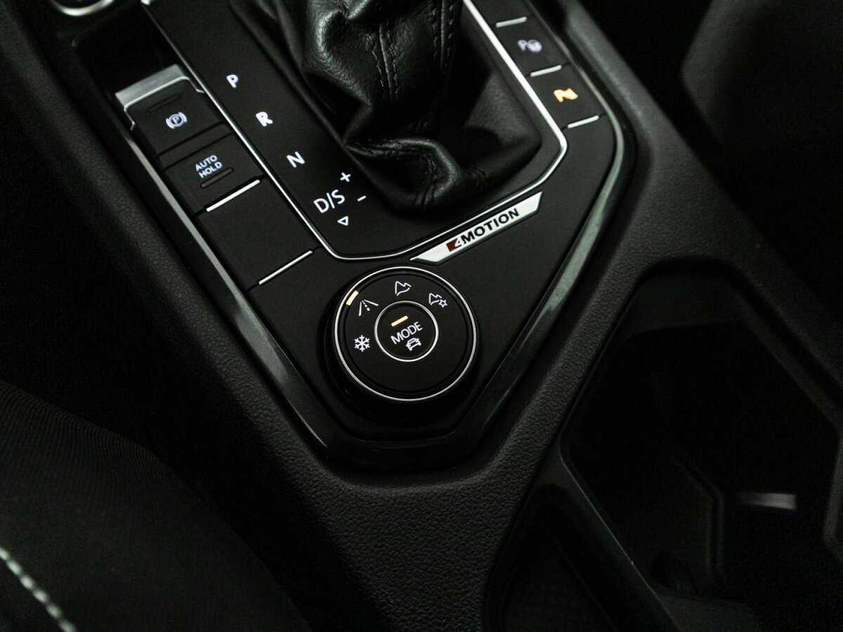 Volkswagen Tiguan, 2018 Фото №18