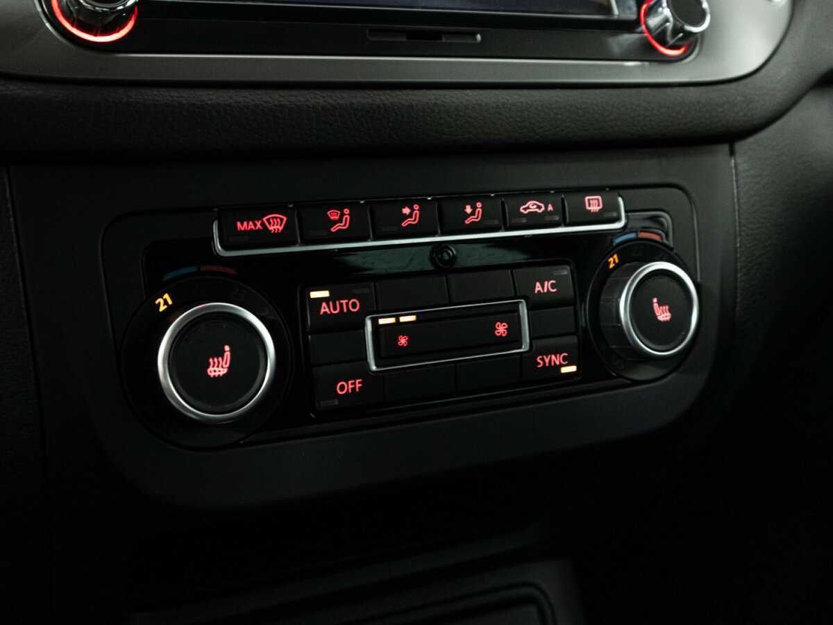 Volkswagen Tiguan, 2015 Фото №16