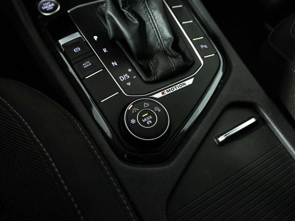 Volkswagen Tiguan, 2020 Фото №18