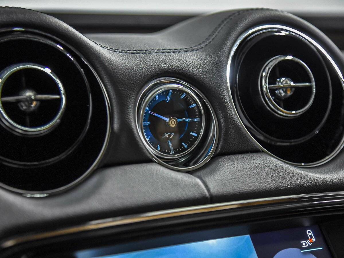 Jaguar XJ, 2016 Фото №11