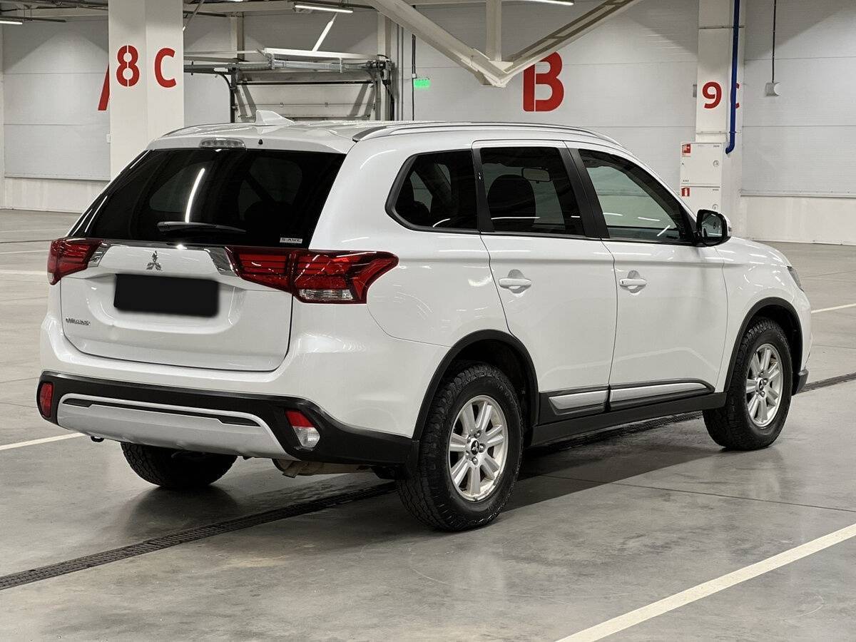 Mitsubishi Outlander, 2021 - 61 052 км. | Фото №5