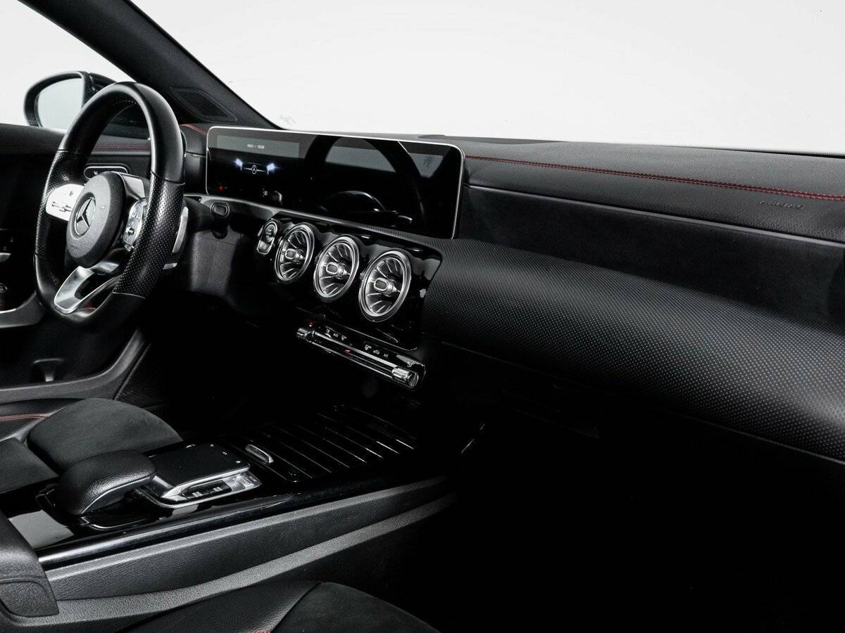 Mercedes-Benz CLA 200, 2019 Фото №9