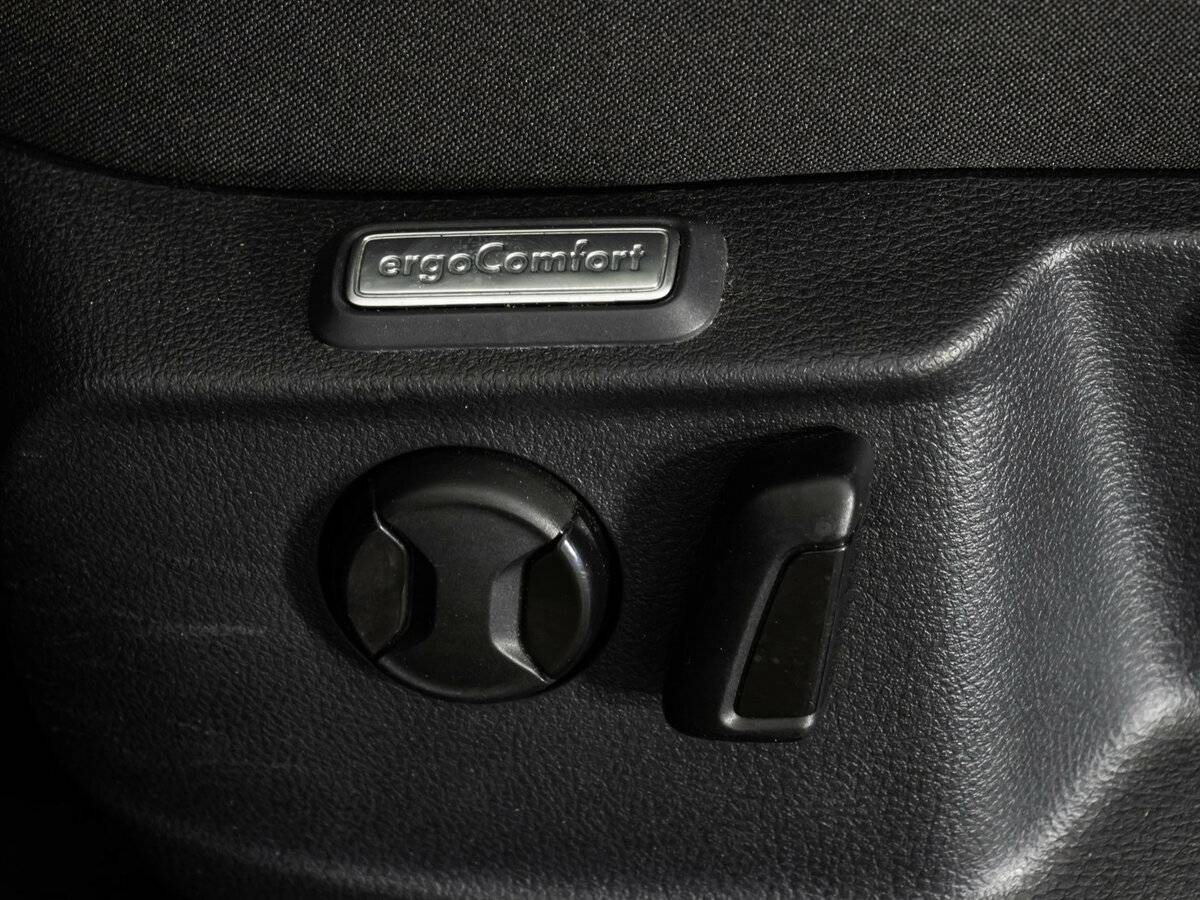 Volkswagen Passat, 2018 Фото №20