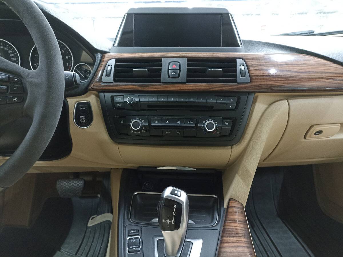 BMW 3 серии 320i, 2013 Фото №15