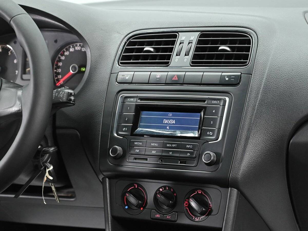 Volkswagen Polo, 2017 Фото №9