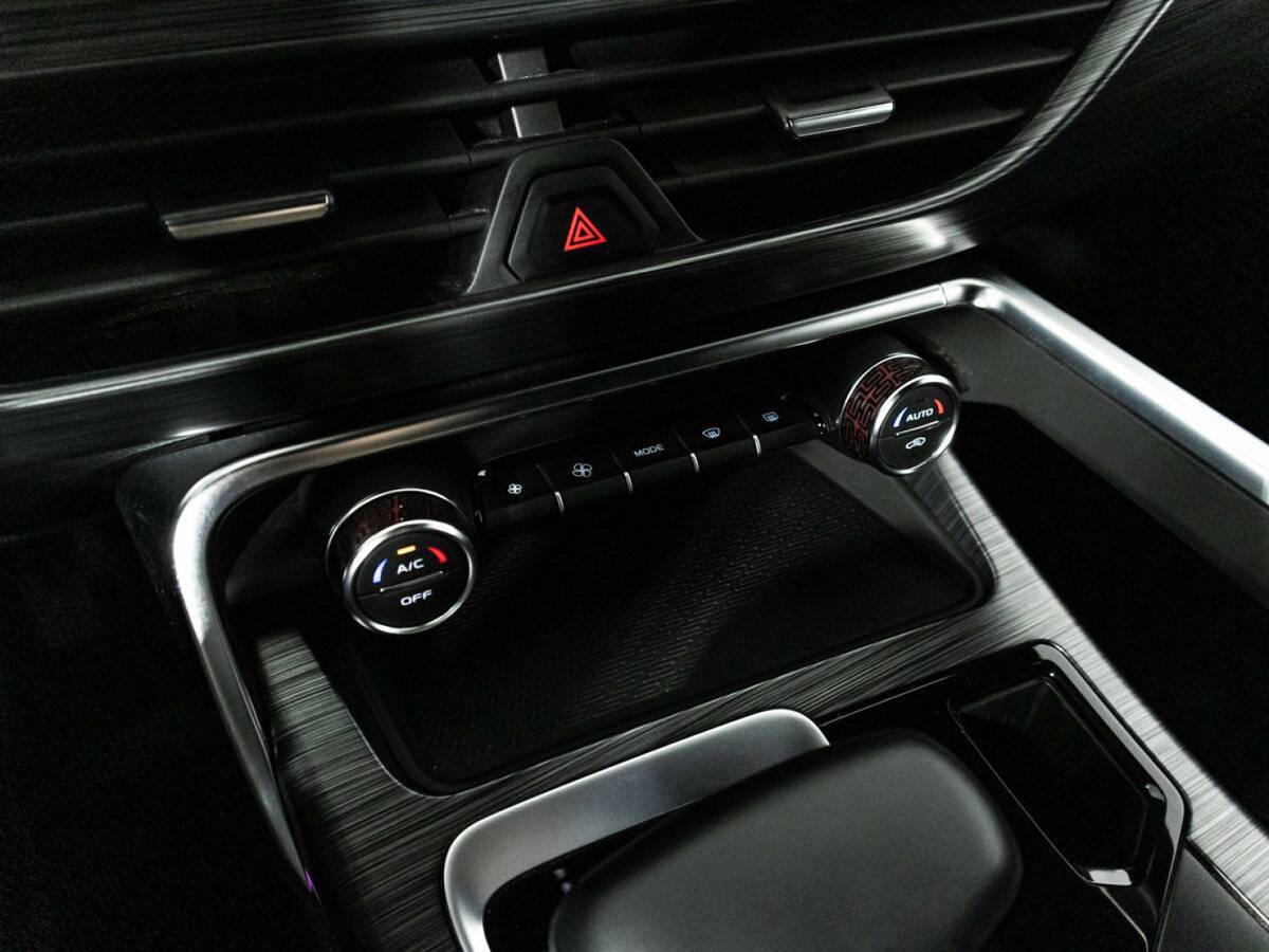 Geely Tugella, 2022 Фото №21