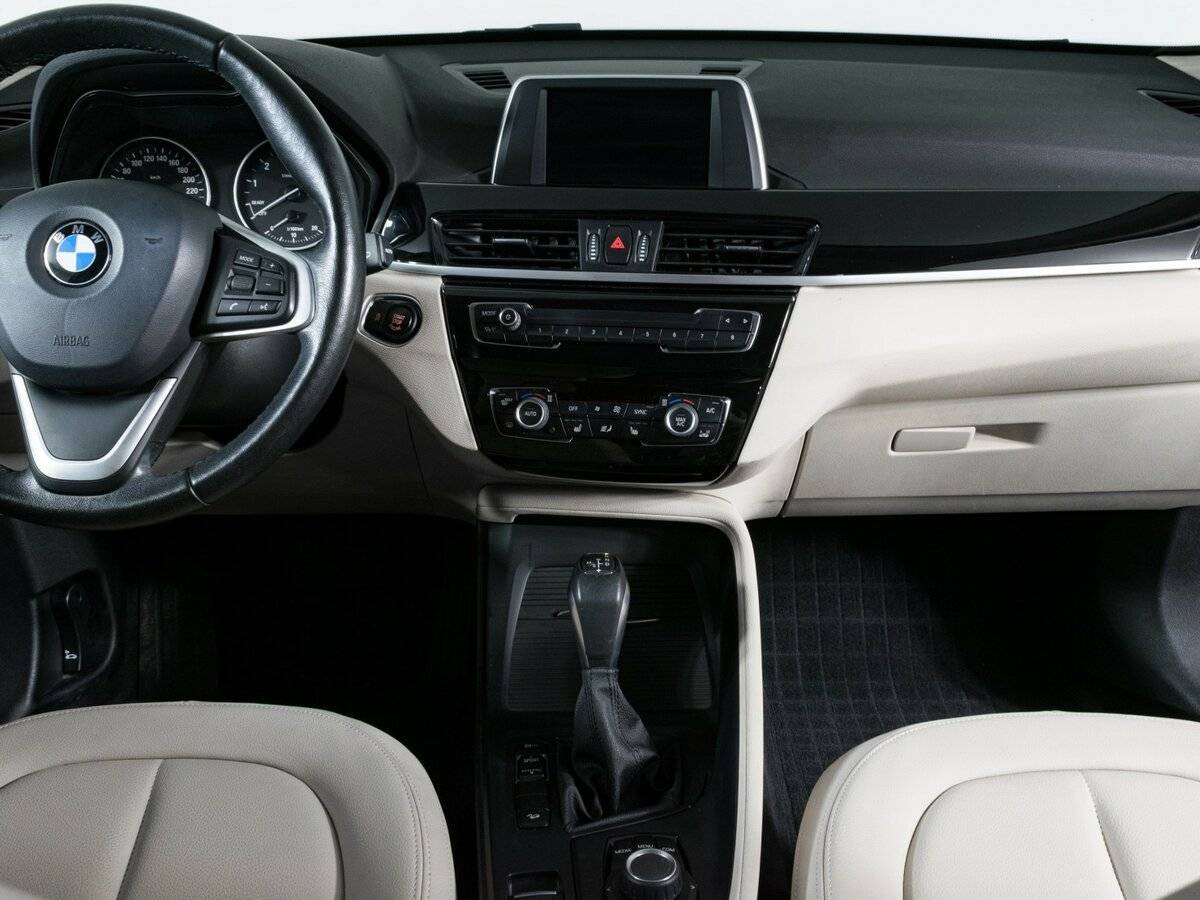 BMW X1 20i xDrive, 2017 Фото №10
