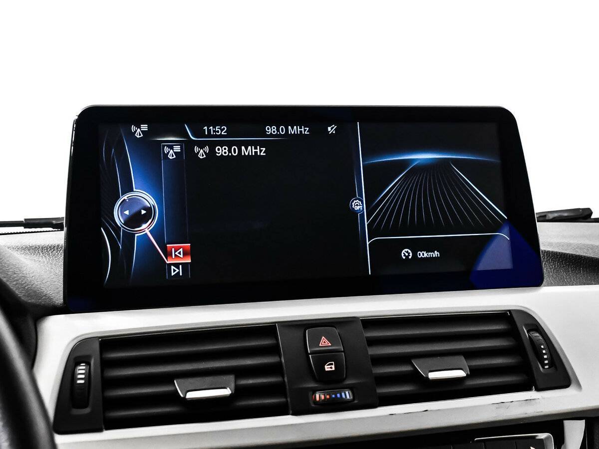 BMW 3 серии 318i, 2015 Фото №20