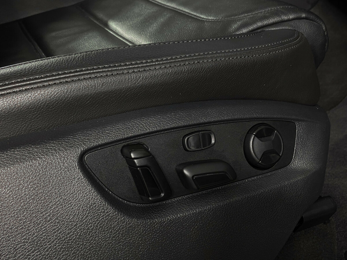 Volkswagen Touareg II Рестайлинг, 2015 Фото №16