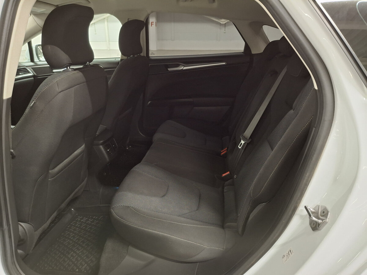 Ford Mondeo V, 2016 Фото №12