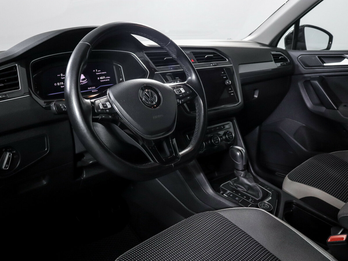 Volkswagen Tiguan II, 2020 Фото №11