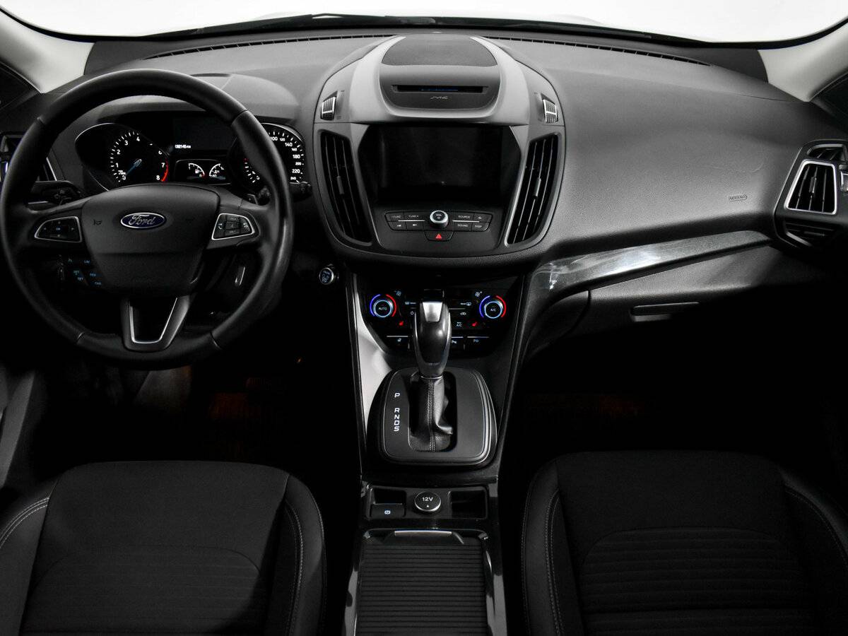 Ford Kuga II Рестайлинг, 2017 Фото №12