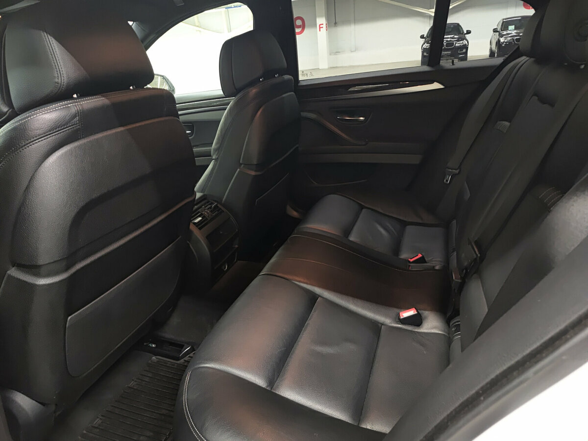 BMW 5 серии 530d xDrive VI (F10/F11/F07) Рестайлинг, 2016 Фото №12
