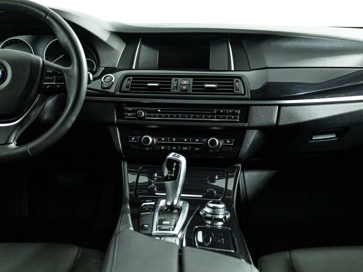 BMW 5 серии 520i VI (F10/F11/F07) Рестайлинг, 2016 Фото №14