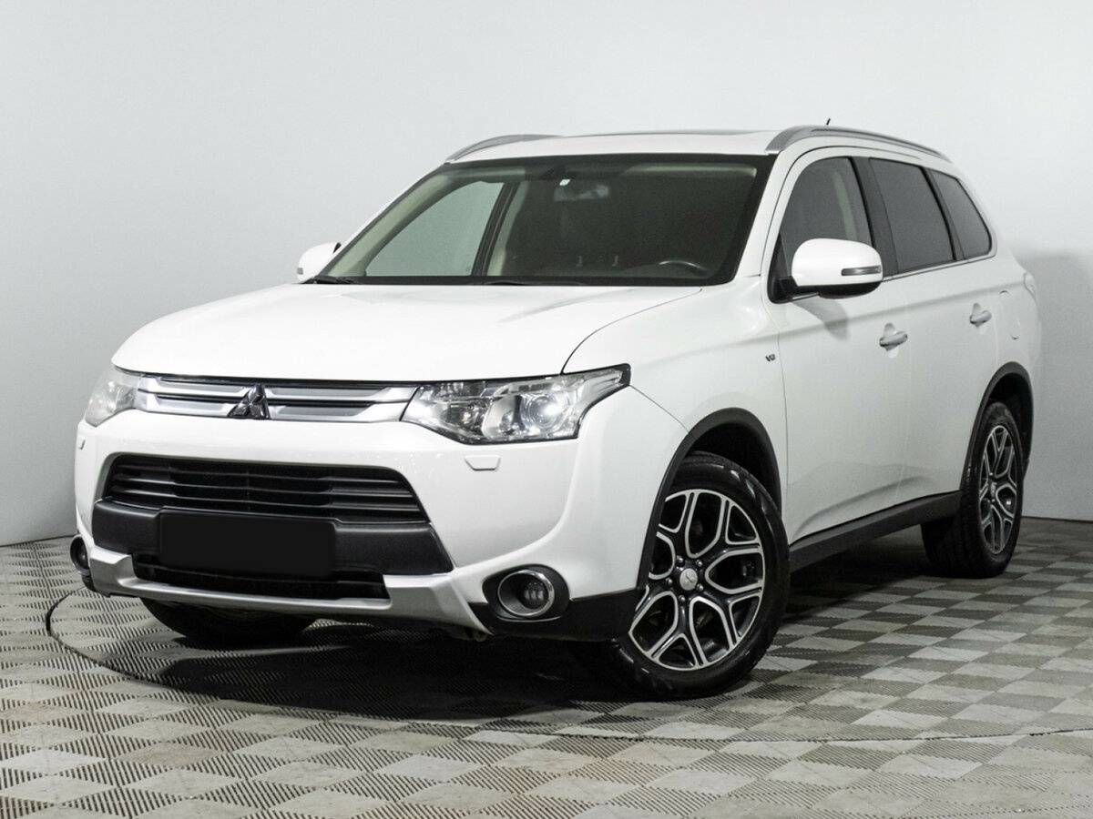 Mitsubishi Outlander III Рестайлинг, 2014 Фото №1